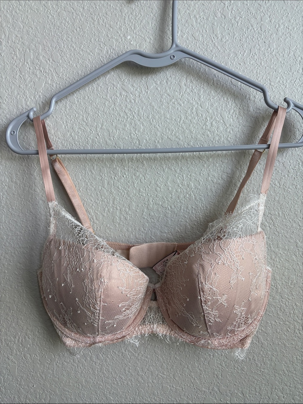 Victoria's Secret Lined Plunge Satin lace Bra size 34DD